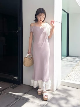 「MERCURYDUO（マーキュリーデュオ）のワンショルリボンティアードニットワンピース（ワンピース、ピンク系）」を使った、kaho さん（レディース・151cm）の夏コーディネート