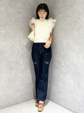 「MERCURYDUO（マーキュリーデュオ）のレーストリミングカットアウトデニムパンツ（デニムパンツ、ブルー系）」を使った、kaho さん（レディース・151cm）の春コーディネート