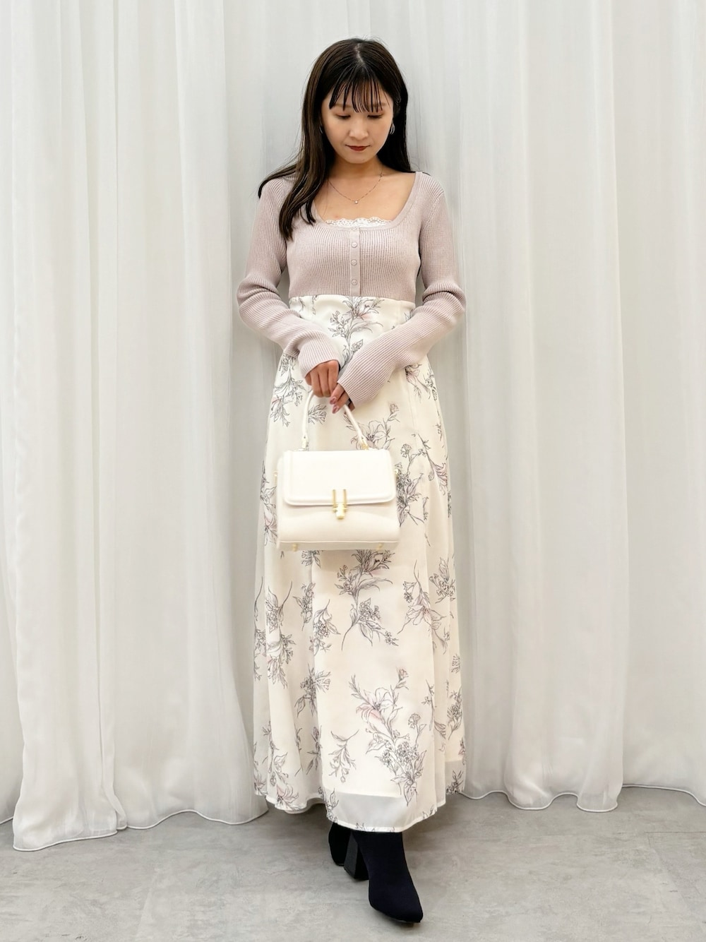 バックレースアップボタンニットドッキング花柄ワンピースを使った人気