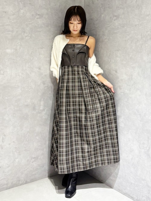 フェイクレザービスチェドッキングキャミワンピース（ワンピース