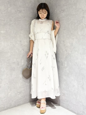 「MERCURYDUO（マーキュリーデュオ）の花柄バックレースアップワンピース（ワンピース、グレー系）」を使った、kaho さん（レディース・151cm）の春コーディネート