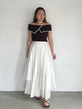 「LAGUNAMOON（ラグナムーン）のアシメティアードコットンスカート 春服（スカート、ホワイト系）」を使った、MISAKI KUBOさん（レディース・157cm）の春コーディネート