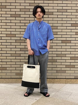 「TOMOE（トモエ）のアイテム（トートバッグ）」を使った、大槻さん（メンズ・171cm）の春コーディネート