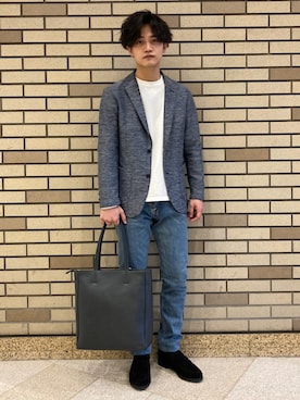 「アイテム（トートバッグ、ブルー系）」を使った、大槻さん（メンズ・171cm）の春コーディネート