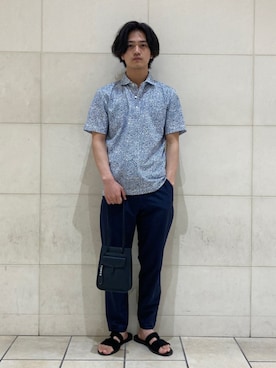 「アイテム（スラックス、ブルー系）」を使った、大槻さん（メンズ・171cm）の春コーディネート