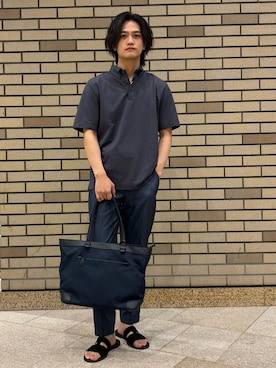 「アイテム（スラックス、ブルー系）」を使った、大槻さん（メンズ・171cm）の秋コーディネート