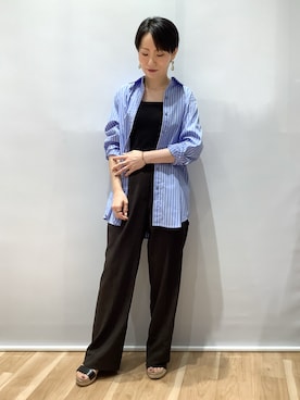 「TOKYO SHIRTS（トウキョウシャツ）のカジュアルシャツ オーバーシャツ 長袖 レディース（シャツ/ブラウス、ブルー系）」を使った、BRICK HOUSE by Tokyo Shirts 鹿児島イオンモール店さん（レディース・157cm）の夏コーディネート