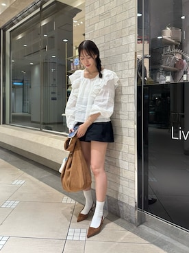 「アイテム（パンプス、イエロー系）」を使った、a m iさん（レディース・164cm）の秋コーディネート