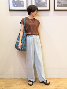 「SHOO・LA・RUE（シューラルー）の【S-LL/汗ジミ軽減/ひんやり/UV】インせず着られる フレンチスリーブTシャツ（Tシャツ/カットソー、ブラウン系）」を使った、大橋 晃代さん（レディース）の夏コーディネート