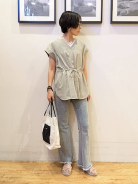 「SHOO・LA・RUE（シューラルー）の【S-LL】シルエットが変えられる ウエストリボンブラウス（シャツ/ブラウス、グリーン系）」を使った、大橋 晃代さん（レディース）の夏コーディネート