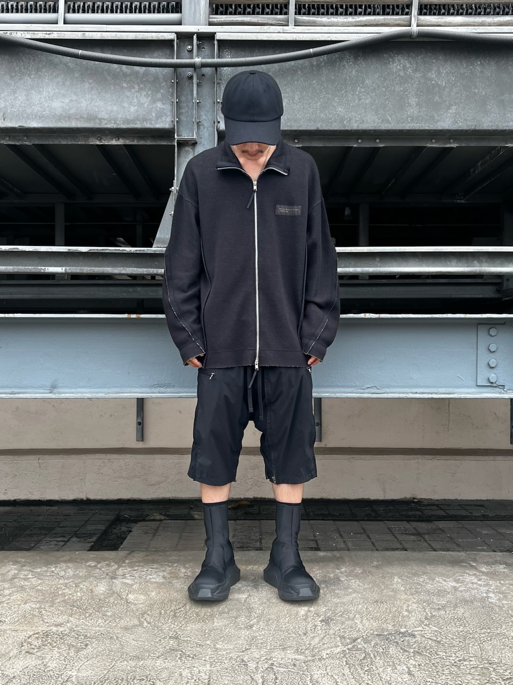 超可爱 JULIUS（ユリウス）の「JULIUS/ユリウス/-CROP PANTS FLIGHT パンツ