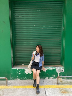 「Dr. Martens（ドクターマーチン）のアイテム（ブーツ、ブラック系）」を使った、Lio Izzieさん（レディース）の夏コーディネート