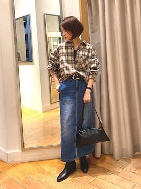 「アイテム（デニムスカート）」を使った、森まどかさん（レディース・153cm・40代）の秋コーディネート