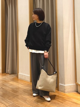 「fredy emue（フレディエミュ）のペプラムシアーボリュームブラウス（シャツ/ブラウス、ホワイト系）」を使った、森まどかさん（レディース・153cm）の春コーディネート