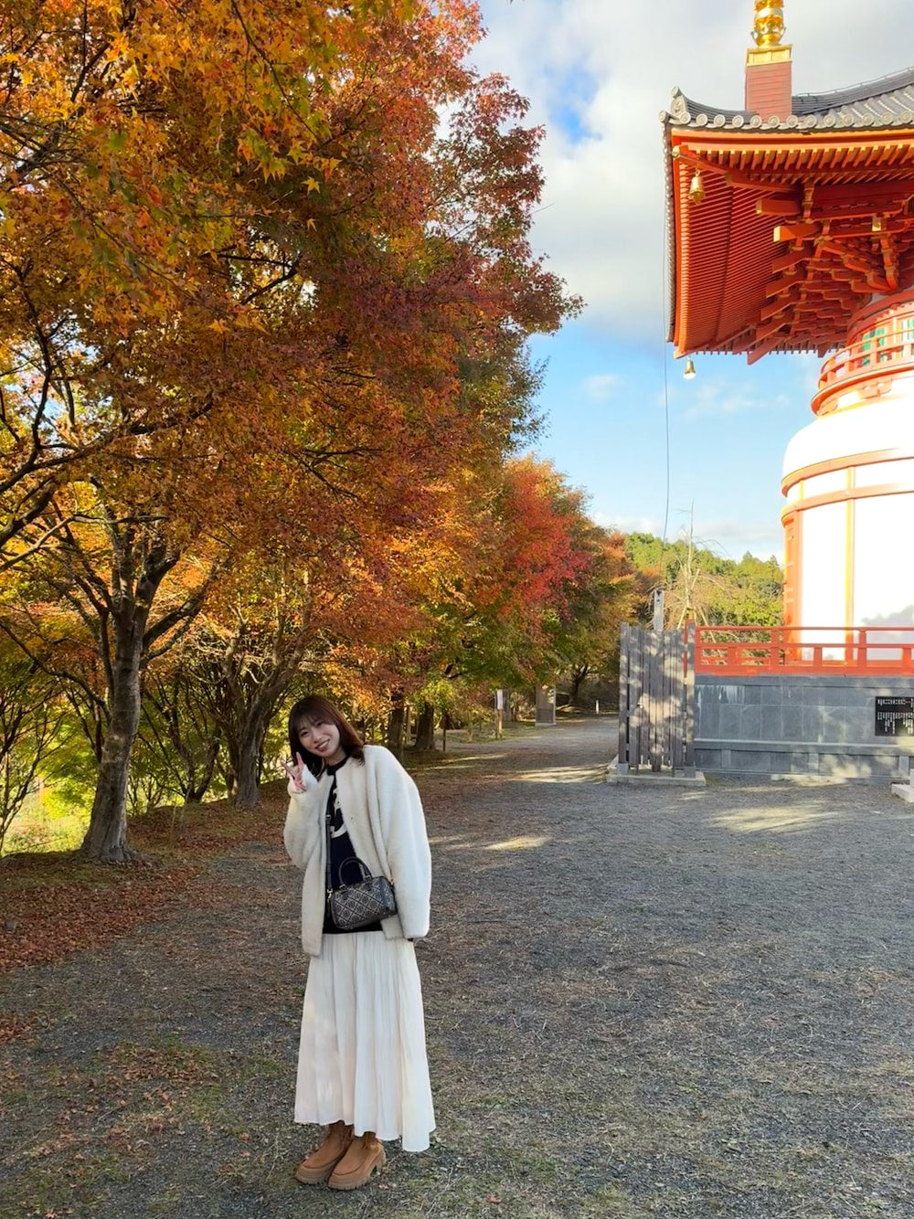 「LAGUNAMOONのアイテム（ジャケット/アウター、ホワイト系）」を使った、oraaange0405さん（骨格ストレート・レディース・164cm）の冬コーディネートの1枚目の写真