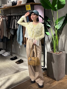 「archives（アルシーヴ）のアイテム（スラックス）」を使った、momokaさん（レディース・155cm）の春コーディネート