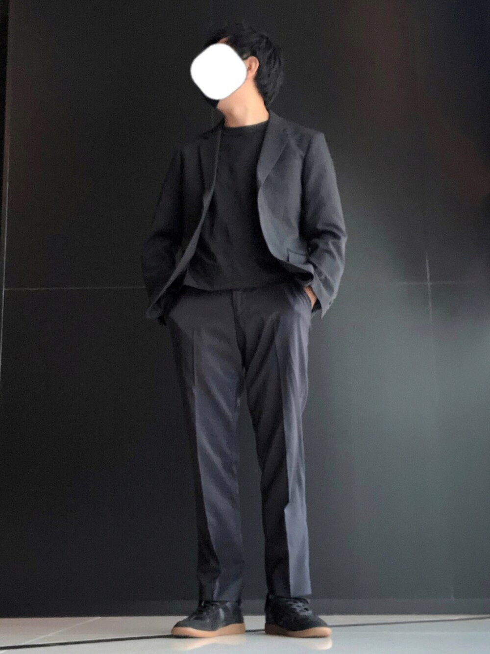 「セットアップ、チノパン、UNIQLO、スラックス、レイヤードスタイル、大人カジュアル、休日スタイル、プチプラ、モード、きれいめカジュアル、シンプルコーデ、UNIQLO+J、UNIQLO JW ANDERSON、秋服準備はじめました、秋トレンド2021」｜「UNIQLOのアイテム（テーラードジャケット、ブラック系）」を使った、たまにさん（メンズ・172cm）の秋コーディネートの1枚目の写真
