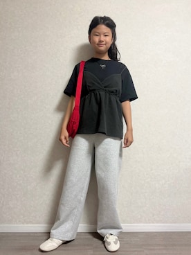 「アイテム（スニーカー、グレー系）」を使った、lenlen_rinrinさん（キッズ・110cm）の秋コーディネート