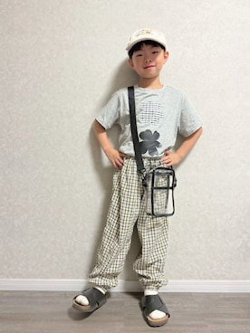 「UNIQLO（ユニクロ）のUNIQLO and Cecilie Bahnsen🌼2026春夏コレクション 2026.5.22発売 GIRLS グラフィックT 120cm、 ホワイト 160cm（Tシャツ/カットソー、グレー系）」を使った、lenlen_rinrinさん（キッズ・110cm）の夏コーディネート