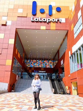 「AIR SPACE（エアースペース）のアイテム（トップス）」を使った、Olive Yangさん（レディース・170cm）の冬コーディネート