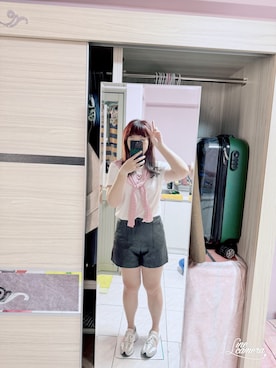 「AIR SPACE（エアースペース）のアイテム」を使った、Olive Yangさん（レディース・170cm）の秋コーディネート