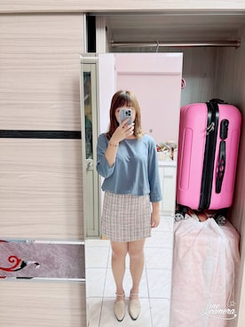 「AIR SPACE（エアースペース）のアイテム（パンツ）」を使った、Olive Yangさん（レディース・170cm）の秋コーディネート