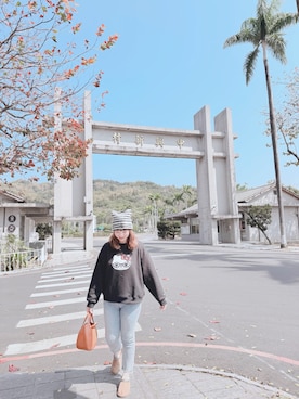 「MLB（メジャーリーグベースボール）のアイテム」を使った、Olive Yangさん（レディース・170cm）の冬コーディネート