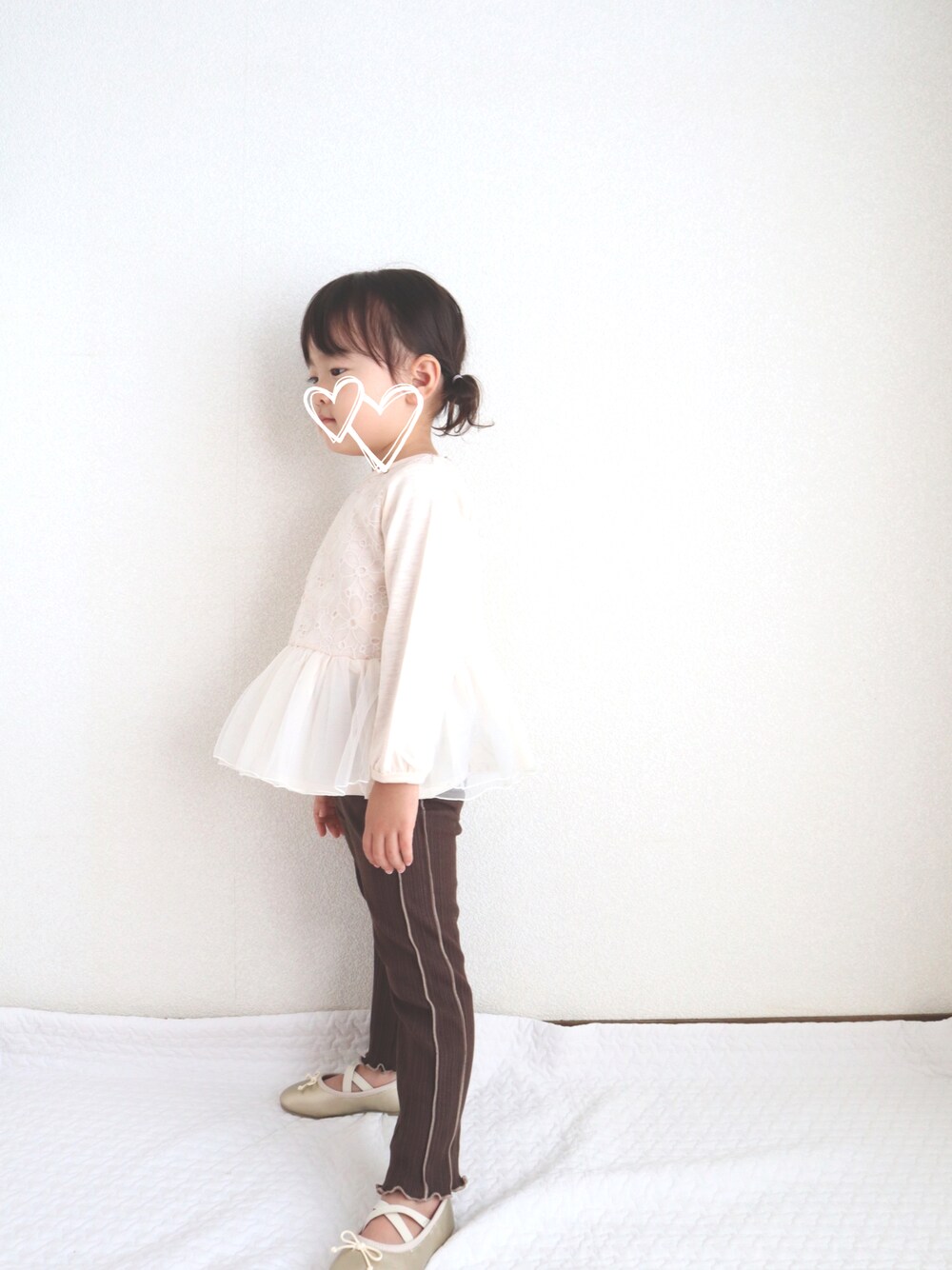 「秋のコーデ、プティマイン、キッズコーデ、女の子」｜「petit mainのフェイクレザーバレエシューズ（バレエシューズ、ゴールド系）」を使った、𝚎𝚖𝚖𝚊♡さん（キッズ・90cm）の秋コーディネートの1枚目の写真