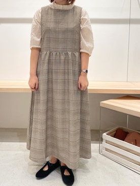 「アイテム（ジャンパースカート、ブラウン系）」を使った、wakitaさん（レディース・155cm）の夏コーディネート