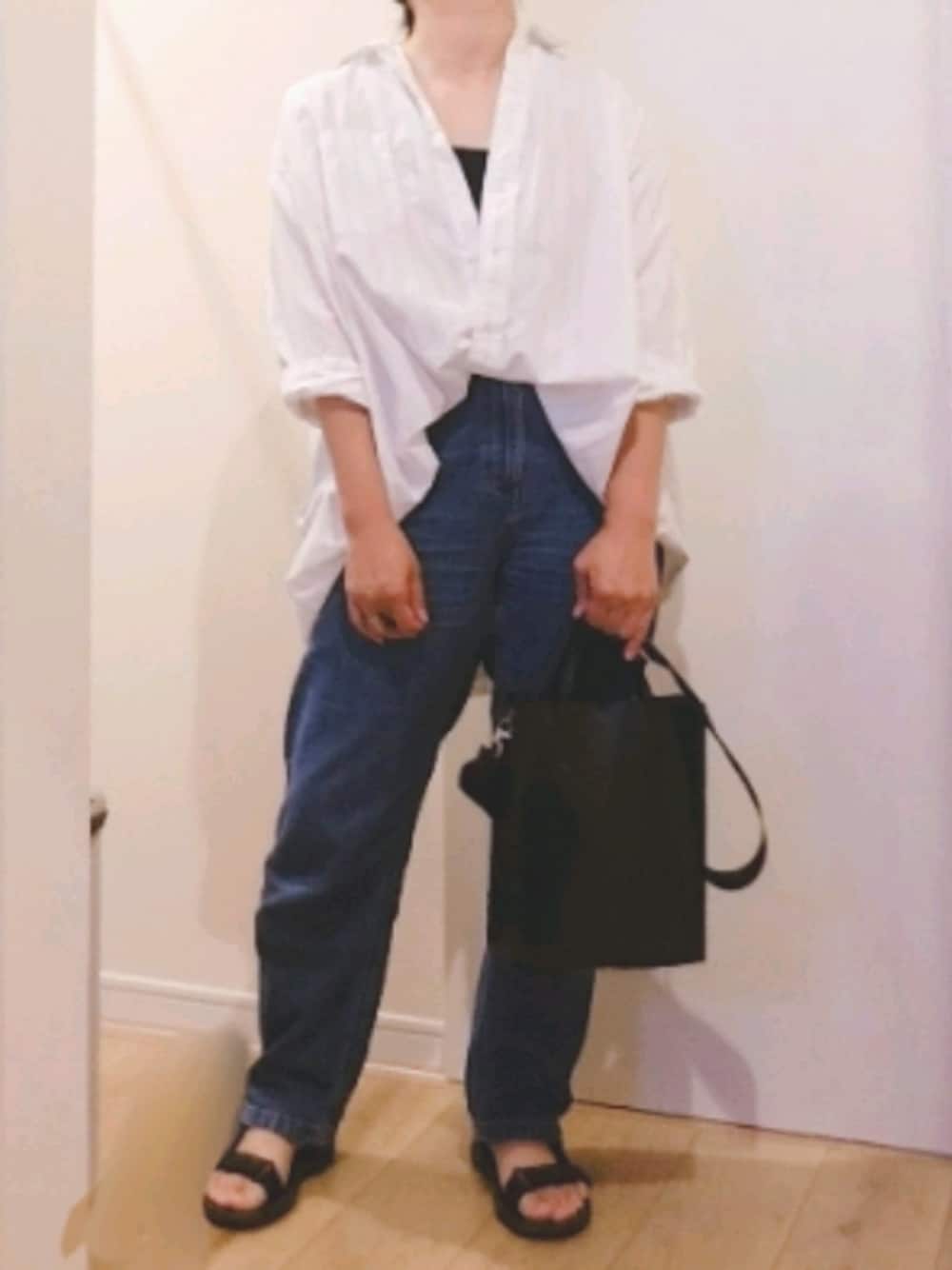 「オーバーサイズシャツ、ストライプ、デニムパンツ、スポーツサンダル、スクエアバッグ、きれいめカジュアル、ぽっちゃり、低身長、プチプラ、今日のコーデ」｜「MILKFED.のアイテム（ショルダーバッグ、ブラック系）」を使った、 anko*さん（レディース・155cm）の夏コーディネートの1枚目の写真