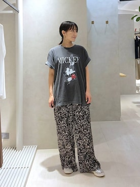 「Andemiu（アンデミュウ）のレトロフラワーイージーパンツ/1023613（スラックス、ブラック系）」を使った、  NATSUさん（レディース・152cm）の夏コーディネート