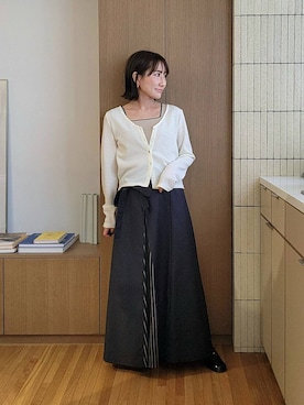 「Andemiu（アンデミュウ）のフクレジャガードVネックカーディガン653257（Tシャツ/カットソー、ホワイト系）」を使った、  NATSUさん（レディース・152cm）の冬コーディネート