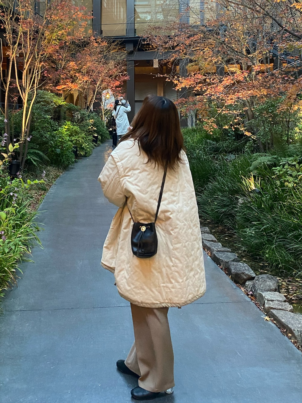 「冬コーデ、大人カジュアル、あったかコーデ、ootd、カジュアル、休日コーデ、淡色コーデ、骨格ストレート、おしゃれさんと繋がりたい、いいね、save、フォローお願いします🤑、オーバーサイズ、ビッグシルエット、キルティング、クリスマスに着たい服」｜「Christian Diorのアイテム（バッグ、ブラック系）」を使った、Comaaさん（レディース・158cm）の冬コーディネートの1枚目の写真