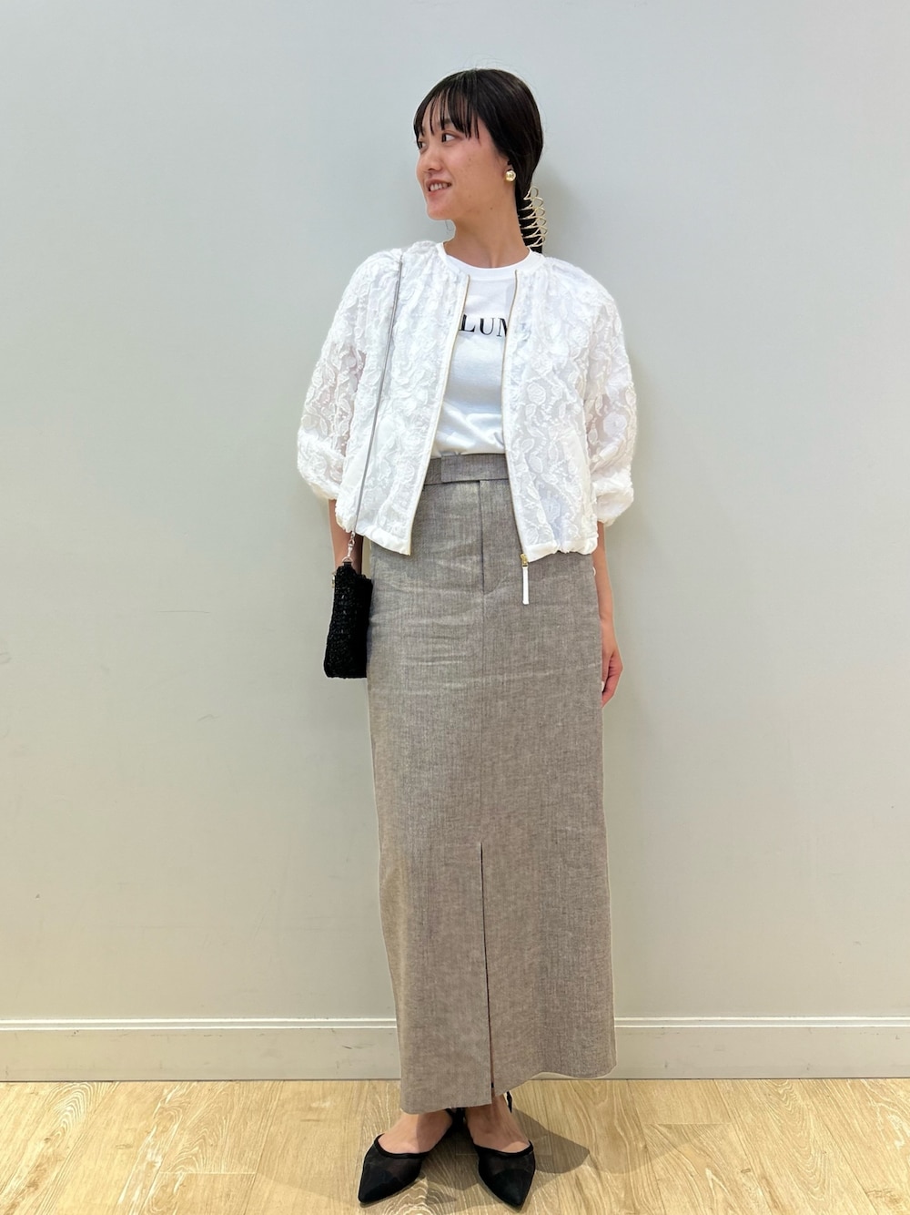 「NOLLEY'S、リネン、ジャガード、シアー、ブルゾン、大人かわいい、きれいめカジュアル、夏コーデ、高身長、高身長女子、高身長コーデ」｜「NOLLEY’S Sophiの《セットアップ対応》ラメリネンタイトスカート（スカート、グレー系）」を使った、fukudaさん（レディース・170cm）の春コーディネートの1枚目の写真