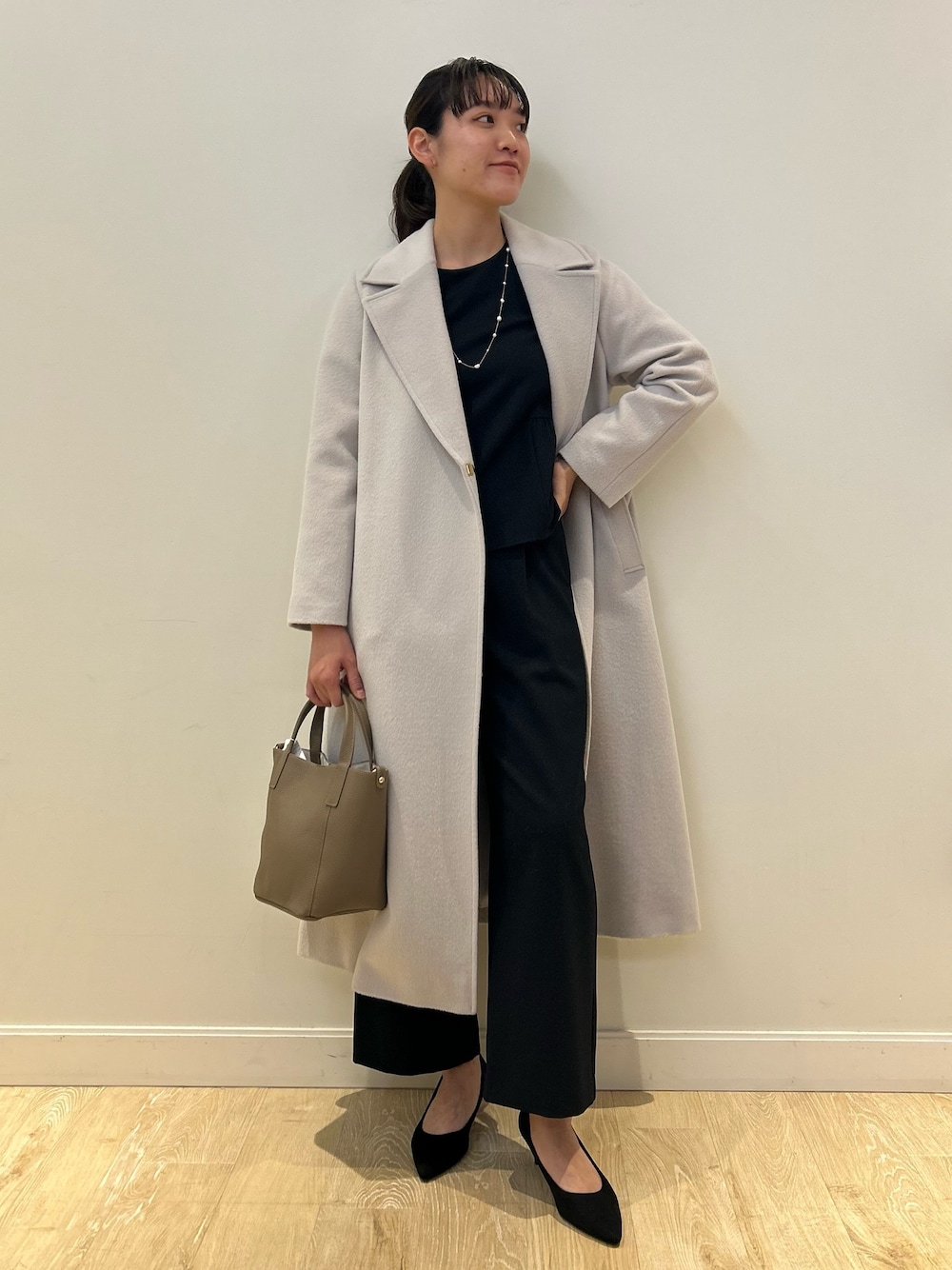 「NOLLEY'S、セレモニー、キレイめ、ロングコート、セットアップ、ワイドパンツ、フォーマル、高身長女子、高身長コーデ」｜「NOLLEY’S Sophiの◇【WEB限定カラーあり】アンゴラビーバーベルテッドコート（その他アウター、ベージュ系）」を使った、fukudaさん（レディース・170cm）の冬コーディネートの1枚目の写真