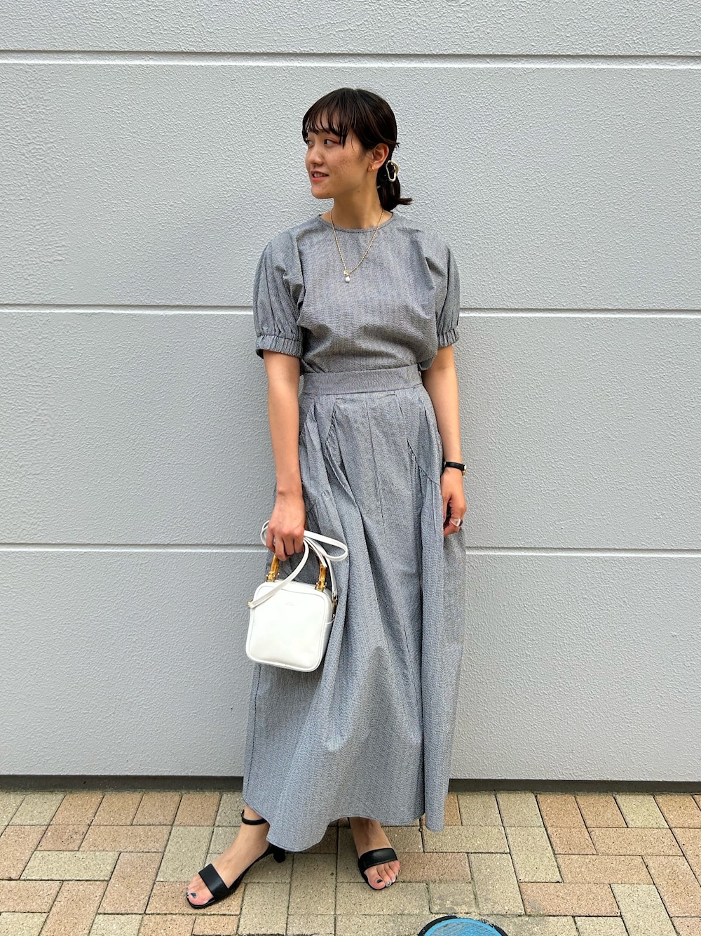 「NOLLEY'S、セットアップ、お出かけコーデ、サッカー素材、ポコポコ、ロングスカート、夏コーデ、高身長女子、高身長コーデ」｜「NOLLEY’Sの《セットアップ対応》ポコポコサッカースカート（スカート、グレー系）」を使った、fukudaさん（レディース・170cm）の夏コーディネートの1枚目の写真