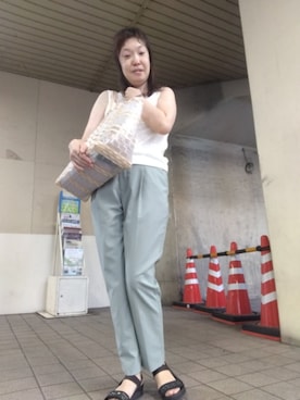 「アイテム（スラックス）」を使った、（相互）さやかさん（レディース・150cm・40代）の秋コーディネート