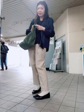 「アイテム（スラックス）」を使った、（相互）さやかさん（レディース・150cm・40代）の秋コーディネート