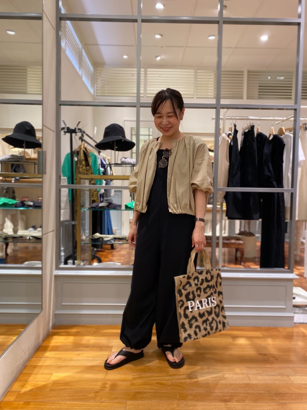 「オールインワン、パンツスタイル、カジュアル、大人カジュアル、ワイドパンツ、休日スタイル」｜「NOLLEY’Sのクレープコットンシアーシャツ（シャツ/ブラウス、イエロー系）」を使った、nol  MATSUDAさん（レディース・157cm）の春コーディネートの1枚目の写真