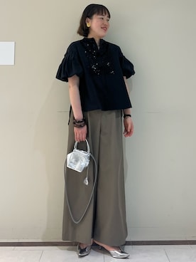 「フレアパンツ」｜「アイテム（パンツ、グリーン系）」を使った、SAYAKAさん（レディース・163cm）の春コーディネート