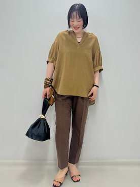 「NOLLEY’S（ノーリーズ）の《接触冷感》【BECシリーズ】ウォッシャブル半袖オーバーギャザーブラウス（シャツ/ブラウス、イエロー系）」を使った、SAYAKAさん（レディース・163cm）の夏コーディネート