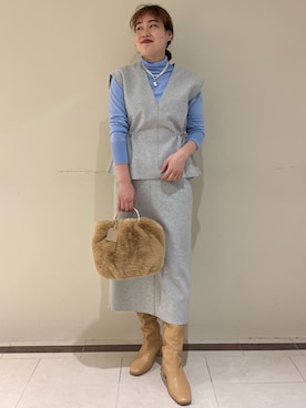 「タイトスカート」｜「アイテム（ベスト、グレー系）」を使った、SAYAKAさん（レディース・163cm）の秋コーディネート