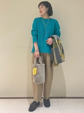 「アイテム（チャーム、イエロー系）」を使った、SAYAKAさん（レディース・163cm）の冬コーディネート