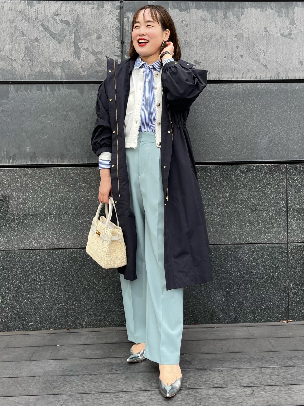 「NOLLEY'S、ノーリーズ、春アウター、ニット、カーディガン、シャツスタイル、カラーパンツ、ワイドパンツ、春コーデ、レイヤードスタイル、お出かけコーデ、通勤コーデ、高身長女子、ワントーンコーデ、30代」｜「NOLLEY’Sのウォッシャブル愛されイージータックワイドパンツ（その他パンツ、グリーン系）」を使った、SAYAKAさん（レディース・163cm）の春コーディネートの1枚目の写真