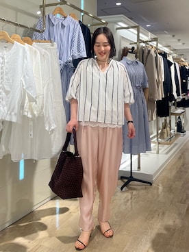 「NOLLEY’S（ノーリーズ）のウォッシャブルドビーストライプブラウス（シャツ/ブラウス、ホワイト系）」を使った、SAYAKAさん（レディース・163cm）の春コーディネート