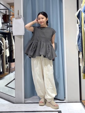 「LOWRYS FARM（ローリーズファーム）のドッキングペプラムノースリーブ　1032148（Tシャツ/カットソー、グレー系）」を使った、たのさん（レディース・148cm）の夏コーディネート