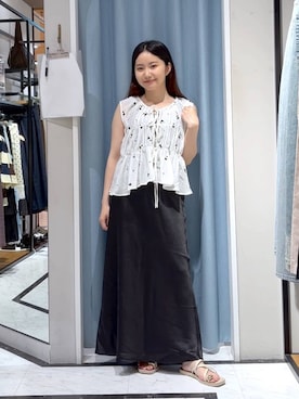 「LOWRYS FARM（ローリーズファーム）のストレッチサテンスカート　 290120（スカート、ブラック系）」を使った、たのさん（レディース・148cm）の夏コーディネート
