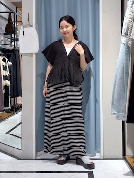 「LOWRYS FARM（ローリーズファーム）のカンドウフィットＫｎｉｔサンダル 637889（サンダル、シルバー系）」を使った、たのさん（レディース・148cm）の夏コーディネート