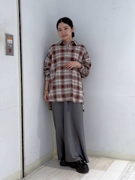 「LOWRYS FARM（ローリーズファーム）のストレッチサテンスカート　 290120（スカート、グレー系）」を使った、たのさん（レディース・148cm）の秋コーディネート