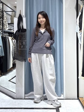「LOWRYS FARM（ローリーズファーム）のカットイージーコクーンパンツ　292362（スウェットパンツ、グレー系）」を使った、たのさん（レディース・148cm）の春コーディネート